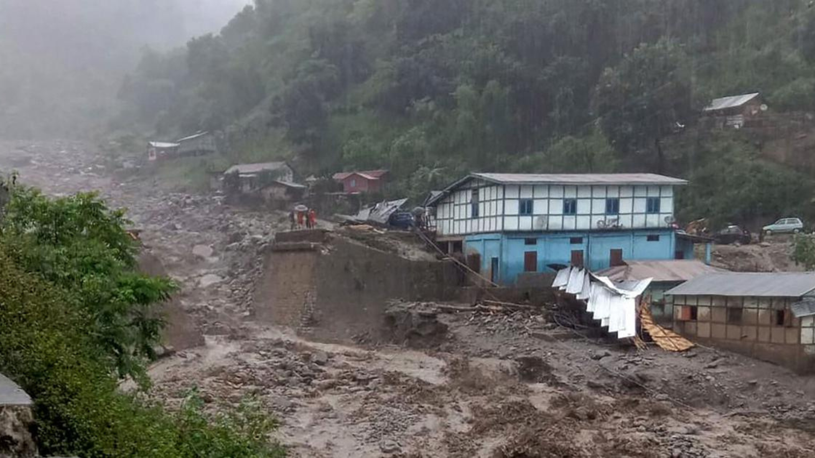 HIMACHAL DEVASTATION: Flash Floods Trigger Chaos, Major Highways CUT OFF! See Terrifying Videos